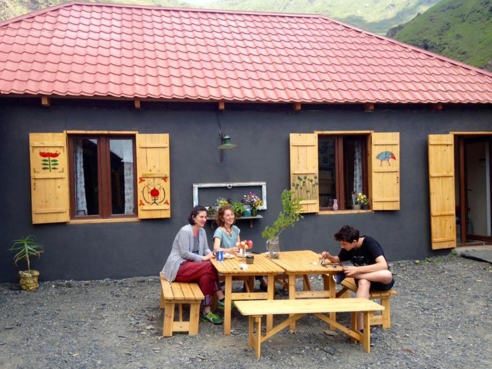 מלון Sno House In Kazbeg מראה חיצוני תמונה