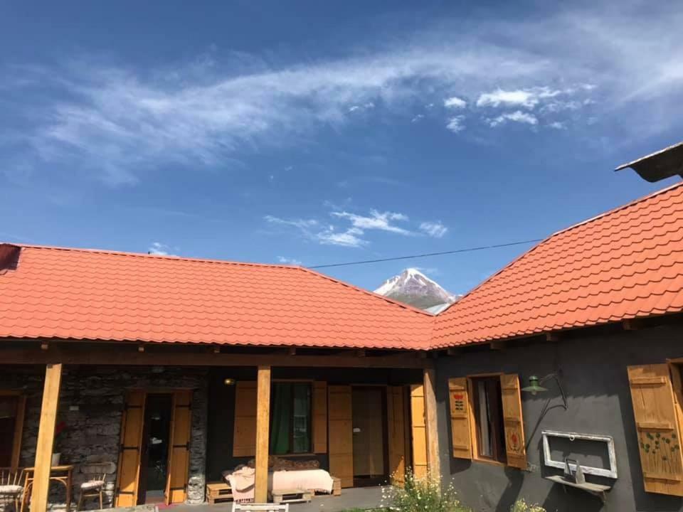 מלון Sno House In Kazbeg מראה חיצוני תמונה